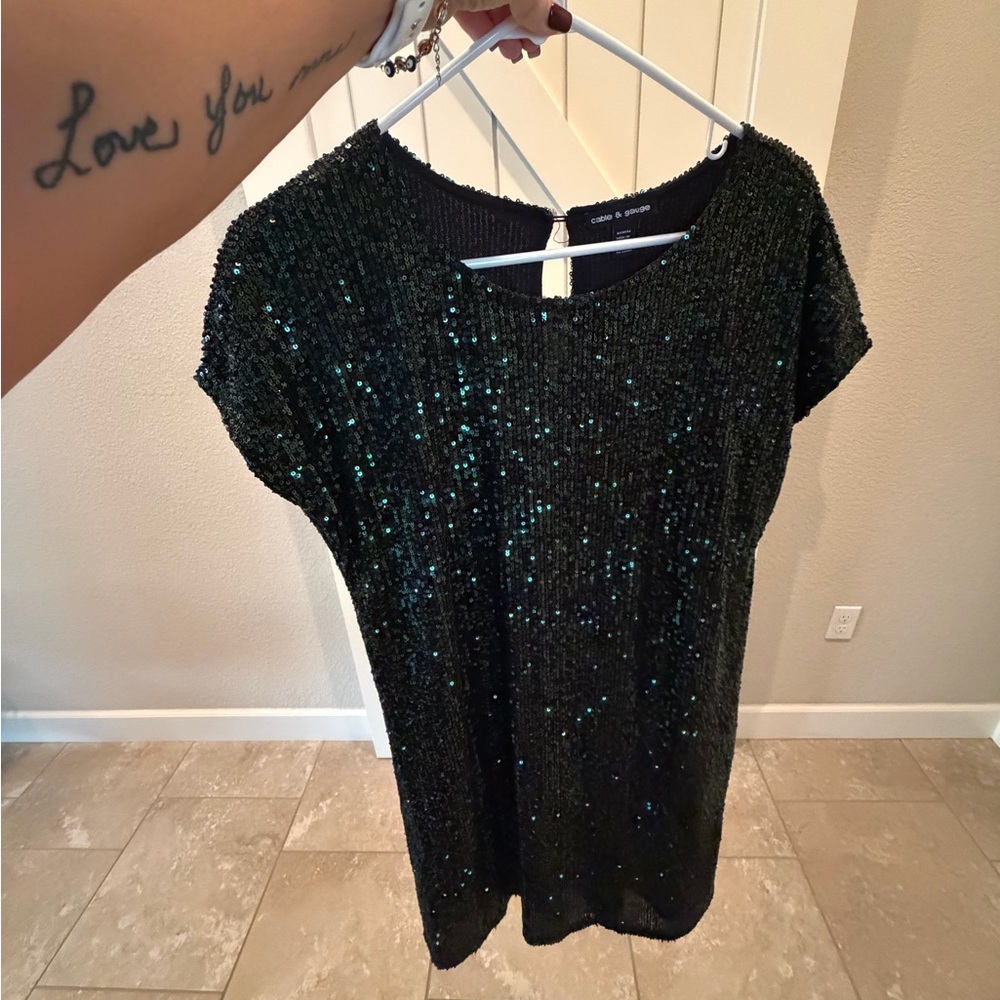 Cable & Gauge Green Sequin Short Sleeve Dress
